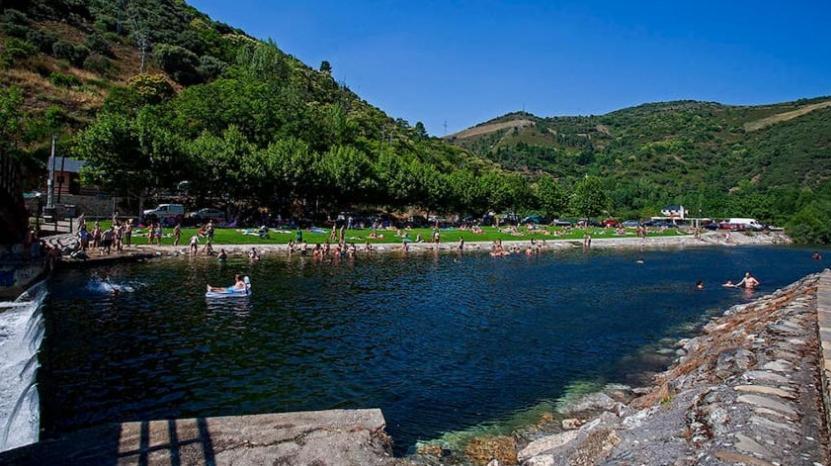 Hostal Cruce Villafranca Del Bierzo Exterior photo