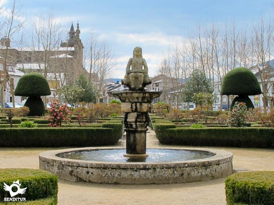 Hostal Cruce Villafranca Del Bierzo Exterior photo